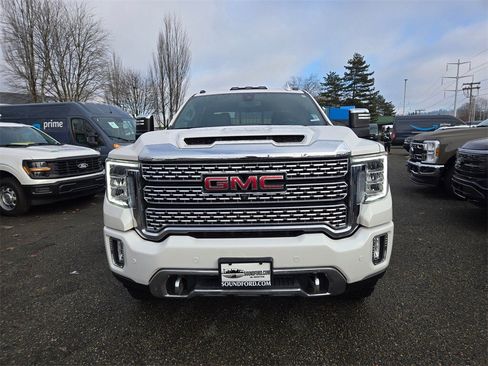 Used 2023 GMC Sierra 3500 Denali image 2