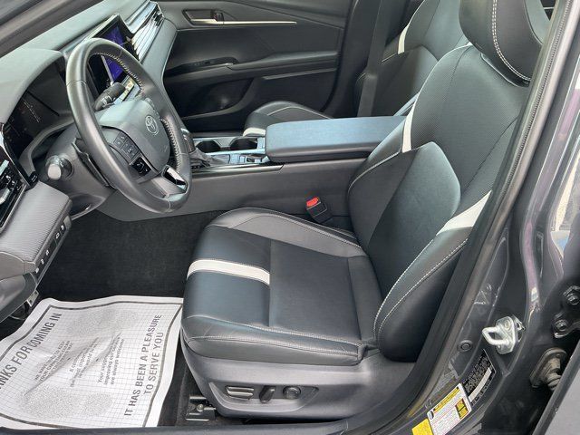 Used 2025 Toyota Camry SE FWD image 14