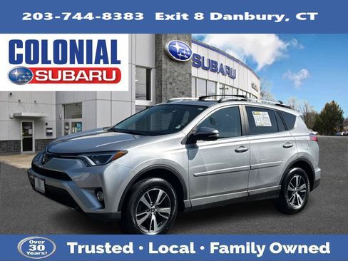 Used 2017 Toyota RAV4 XLE AWD/4WD image 1