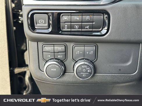 Certified 2025 GMC Yukon Denali image 24