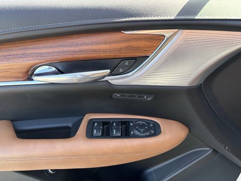 Used 2021 Cadillac XT5 Premium Luxury image 19