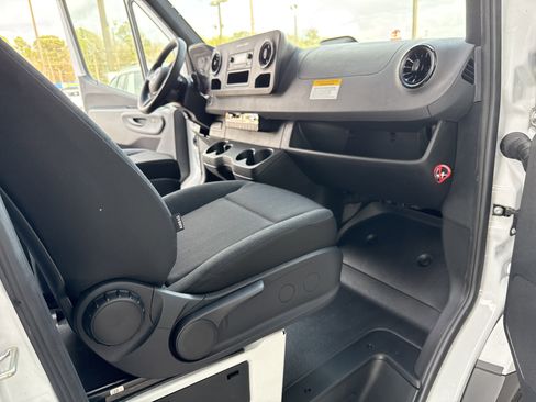 New 2025 Mercedes-Benz Sprinter 2500 image 14