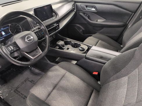 Used 2025 Nissan Rogue SV AWD/4WD image 9