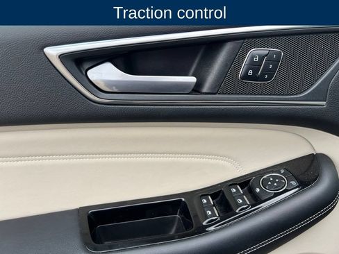 Used 2017 Ford Edge Titanium w/ Technology Package AWD/4WD image 20