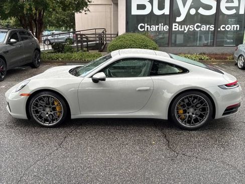 Used 2021 Porsche 911 Carrera 4S AWD/4WD image 2