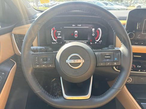 Certified 2023 Nissan Rogue Platinum FWD image 14