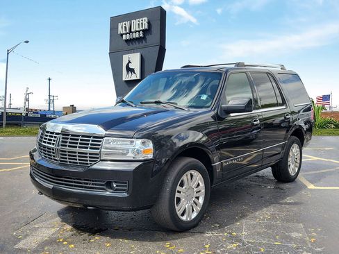 Used 2012 Lincoln Navigator 2WD image 1