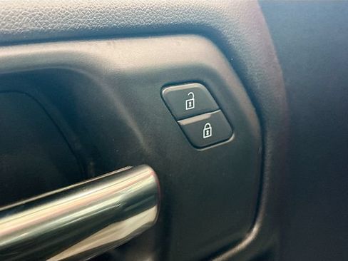Used 2019 Chevrolet Silverado 1500 Custom Trail Boss AWD/4WD image 18