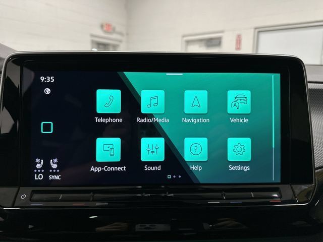 Used 2024 Volkswagen Atlas Cross Sport SEL R-Line AWD/4WD image 25