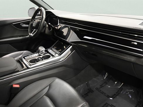 Used 2021 Audi Q8 Premium Plus w/ Premium Plus Package AWD/4WD image 21