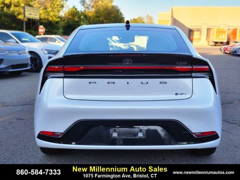 Used 2023 Toyota Prius Limited image 4