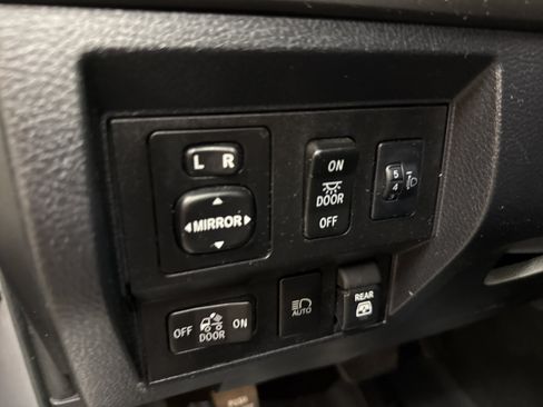 Used 2019 Toyota Tundra SR5 w/ TRD Off Road Package AWD/4WD image 29