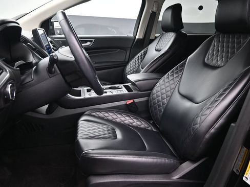 Used 2024 Ford Edge Titanium AWD/4WD image 11