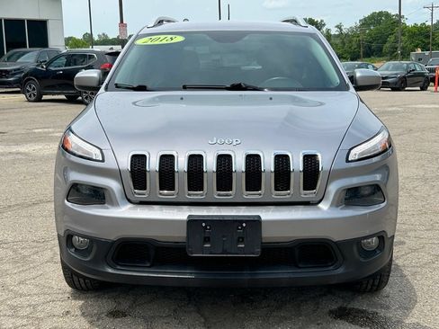 Used 2018 Jeep Cherokee Latitude Plus AWD/4WD image 2