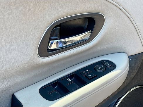 Used 2016 Honda HR-V EX-L image 19