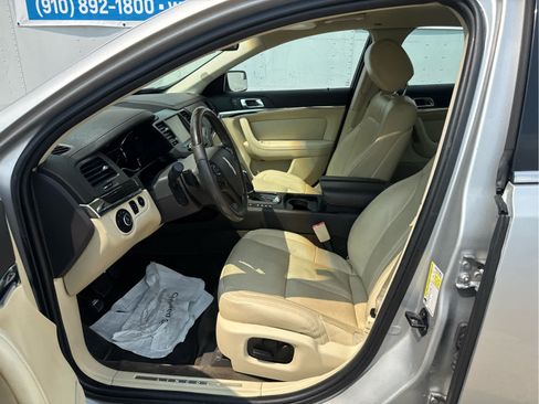 Used 2013 Lincoln MKS FWD image 20