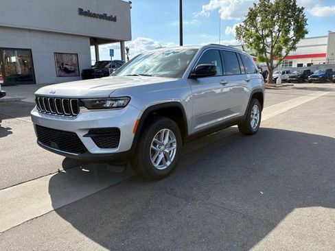 New 2026 Jeep Grand Cherokee 2WD image 3