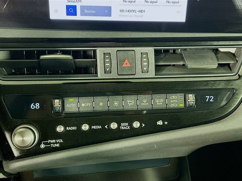 Used 2024 Lexus ES 350 image 22