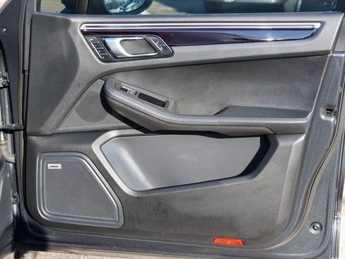 Used 2019 Porsche Macan image 16