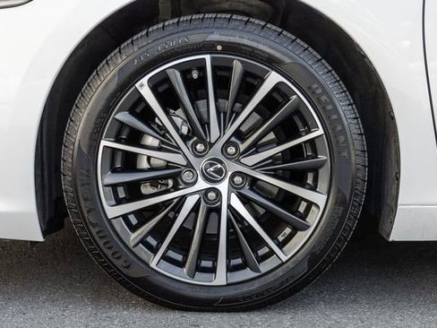 Used 2024 Lexus ES 300h w/ Premium Package FWD image 14