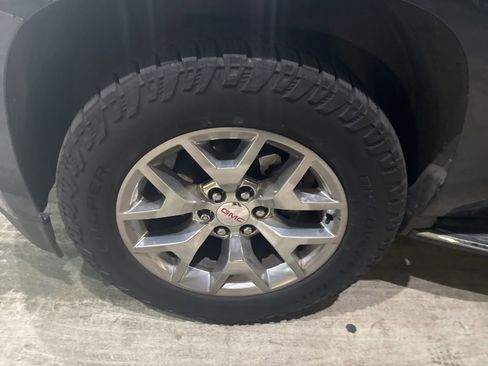 Used 2019 GMC Yukon SLT w/ Open Road Package image 2