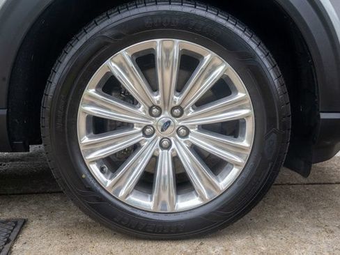 Used 2021 Ford Explorer Limited w/ Hybrid Equipment Group 310A AWD/4WD image 59
