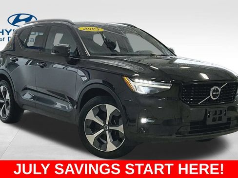 Used 2023 Volvo XC40 B5 Ultimate AWD/4WD image 3