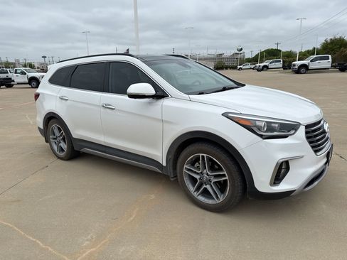 Used 2017 Hyundai Santa Fe Limited image 4