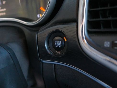 Used 2018 Jeep Grand Cherokee Summit w/ Skid Plate Group AWD/4WD image 20