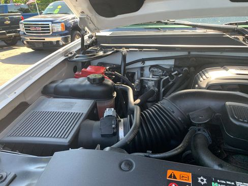 Used 2013 Chevrolet Tahoe LT image 22