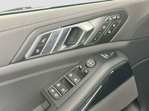 New 2026 BMW X7 M60i image 17