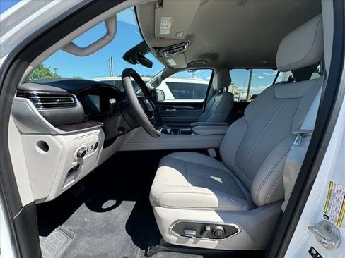 New 2024 Jeep Wagoneer L 4WD w/ Convenience Group I image 8