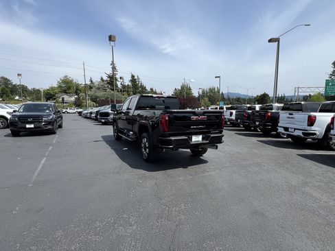 Used 2025 GMC Sierra 2500 Denali w/ Denali Reserve Package AWD/4WD image 4