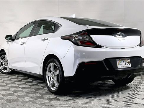 Used 2018 Chevrolet Volt LT w/ Comfort Package image 13