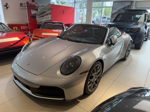 Used 2025 Porsche 911 Carrera RWD image 1