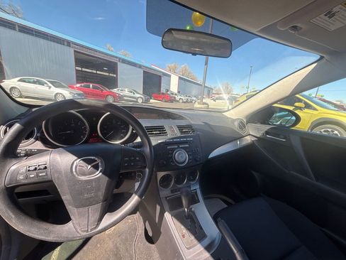 Used 2010 MAZDA MAZDA3 i Touring image 13