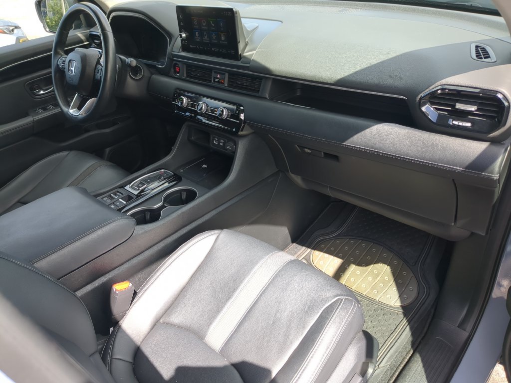 Used 2023 Honda Pilot Touring image 14