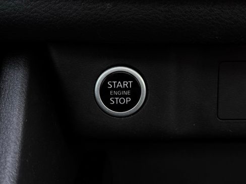 Used 2022 Nissan Rogue SV w/ SV Premium Package image 53