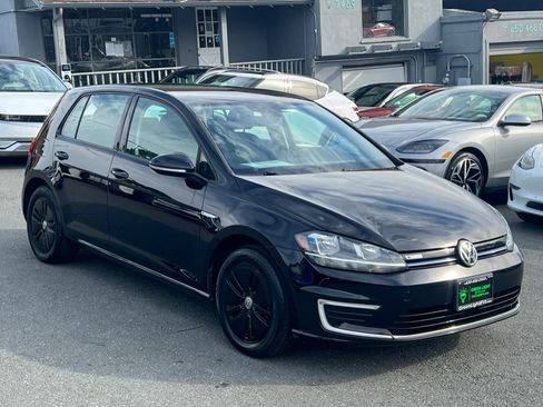 Used 2019 Volkswagen e-Golf SE image 3