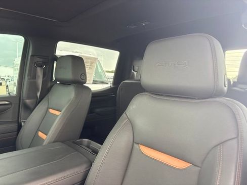 Used 2024 GMC Sierra 1500 AT4 w/ Technology Package AWD/4WD image 8