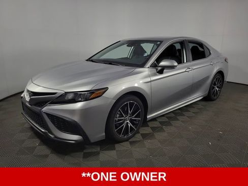 Used 2023 Toyota Camry SE image 5