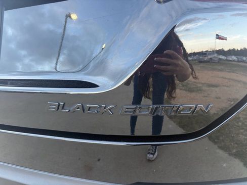 Certified 2025 Honda Pilot Black Edition image 7