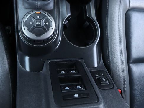 Used 2024 Ford Bronco Outer Banks AWD/4WD image 32