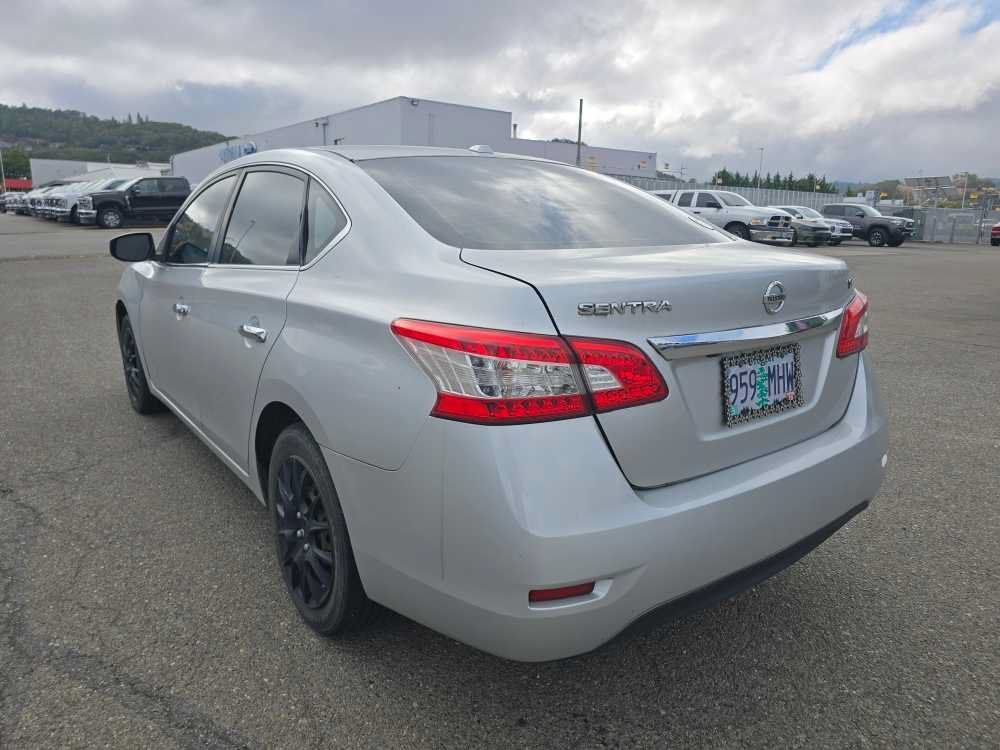 Used 2015 Nissan Sentra SV FWD image 9