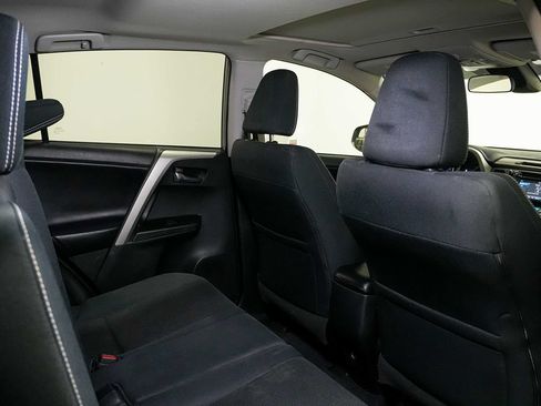 Used 2018 Toyota RAV4 XLE FWD image 17
