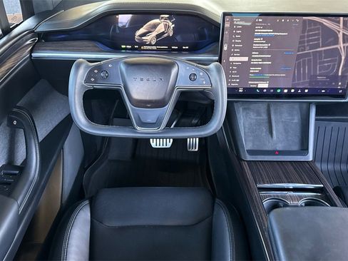 Used 2023 Tesla Model X Standard Range image 13