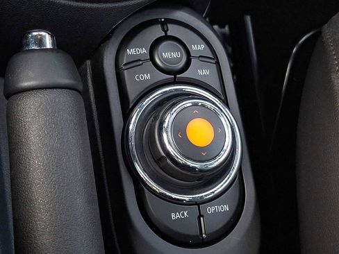 Used 2020 MINI Cooper S image 19