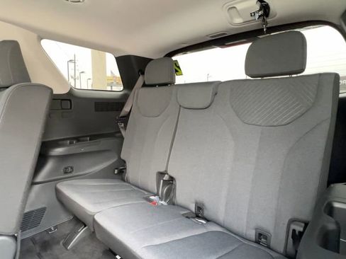 Used 2025 Hyundai Palisade SE image 38