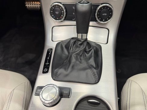 Used 2013 Mercedes-Benz SLK 250 image 43