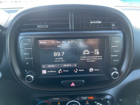 Used 2025 Kia Soul LX w/ LX Technology Package FWD image 45